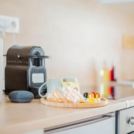 Apartament Ideal Pro & Couple - 2 Theme Boho Chic Rdc & Dandy 1er Etage - Quartier Calme - Jardin - Wifi Hd - Smart Tv - Parking Gratuit - Proche Centre & Transports - Ask