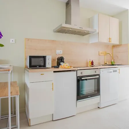 Ideal Pro & Couple - 2 Theme Boho Chic Rdc & Dandy 1er Etage - Quartier Calme - Jardin - Wifi Hd - Smart Tv - Parking Gratuit - Proche Centre & Transports - Ask *