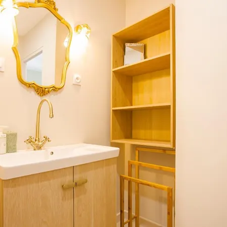 Ideal Pro & Couple - 2 Theme Boho Chic Rdc & Dandy 1er Etage - Quartier Calme - Jardin - Wifi Hd - Smart Tv - Parking Gratuit - Proche Centre & Transports - Ask *