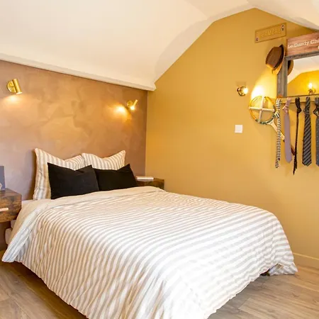 Ideal Pro & Couple - 2 Theme Boho Chic Rdc & Dandy 1er Etage - Quartier Calme - Jardin - Wifi Hd - Smart Tv - Parking Gratuit - Proche Centre & Transports - Ask * Valenciennes