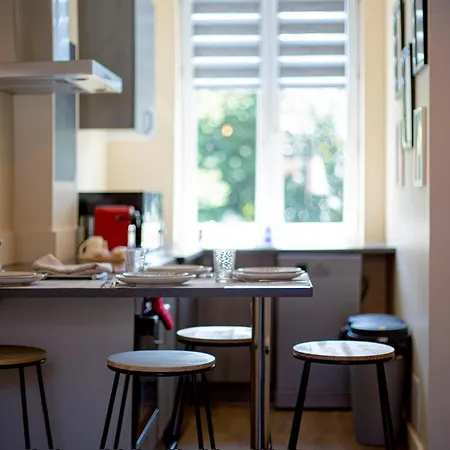 Boho Chic Duo: Tranquil Garden Retreat With Modern Comforts Apartment Valenciennes