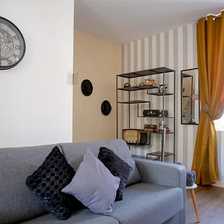 Boho Chic Duo: Tranquil Garden Retreat With Modern Comforts *