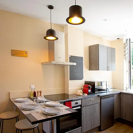 Boho Chic Duo: Tranquil Garden Retreat With Modern Comforts Apartment Valenciennes