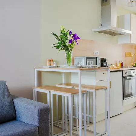 Ideal Pro & Couple - 2 Theme Boho Chic Rdc & Dandy 1er Etage - Quartier Calme - Jardin - Wifi Hd - Smart Tv - Parking Gratuit - Proche Centre & Transports - Ask *