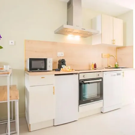 Ideal Pro & Couple - 2 Theme Boho Chic Rdc & Dandy 1er Etage - Quartier Calme - Jardin - Wifi Hd - Smart Tv - Parking Gratuit - Proche Centre & Transports - Ask *