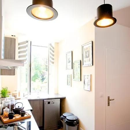 Ideal Pro & Couple - 2 Theme Boho Chic Rdc & Dandy 1er Etage - Quartier Calme - Jardin - Wifi Hd - Smart Tv - Parking Gratuit - Proche Centre & Transports - Ask Apartament *
